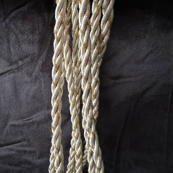 Set of ivory  twisted cord tassel curtain/ drape tie backs - Picture 6 of 6